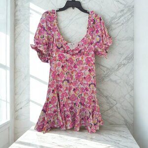 Floral Print Dress 🌸 Ruffle Hem, Scoop Neck, Feminine & Flirty Fit